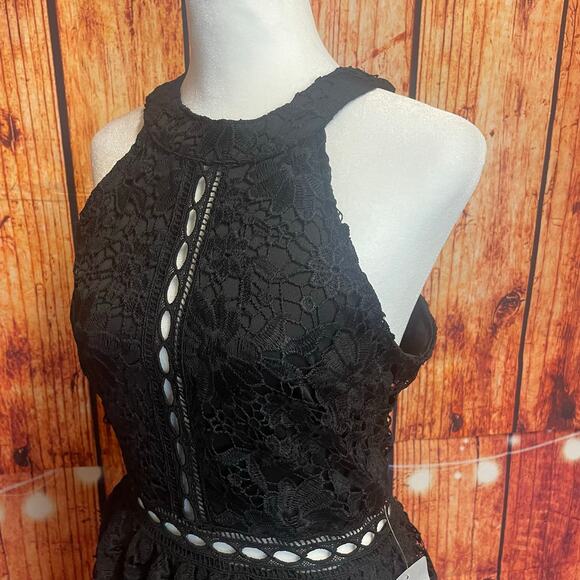 Max + Ash NWT black lace cocktail dress size Medium lined halter Nordstrom - Picture 1 of 7